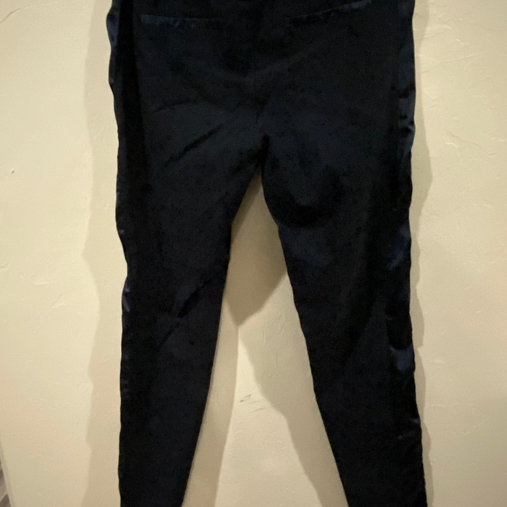 Alyx Womens Capri Pants